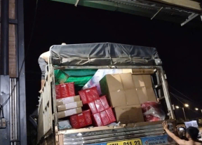 Vận chuyển hàng hóa hỗ trợ từ thiện